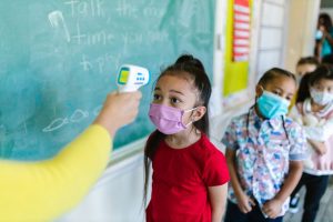 Écoles romandes étouffent : la climatisation manque, l’IA arrive, le système dysfonctionne