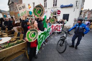 Vague de chaleur record : les Romands prennent la rue, la Suisse reste sourde à l’appel